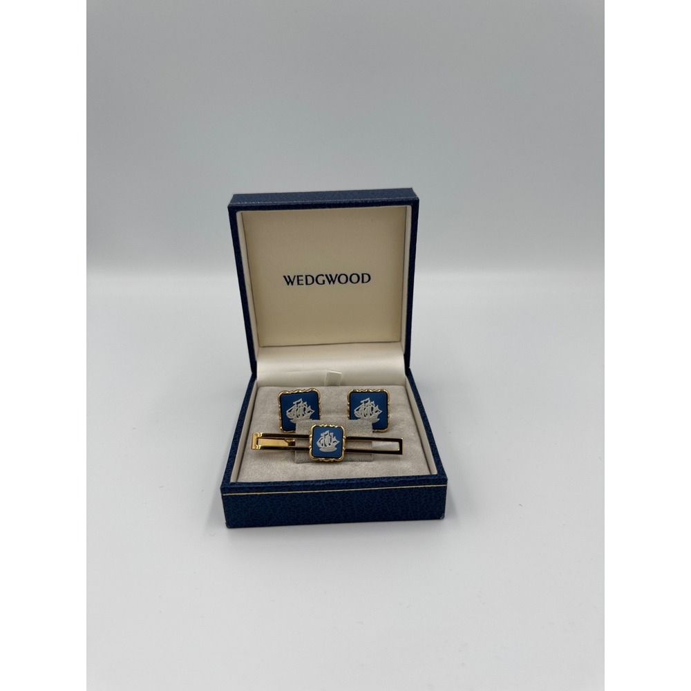 Wedgwood Cufflinks and Tie Clip Set Blue Jasperware Ship Nautical Vintage‎